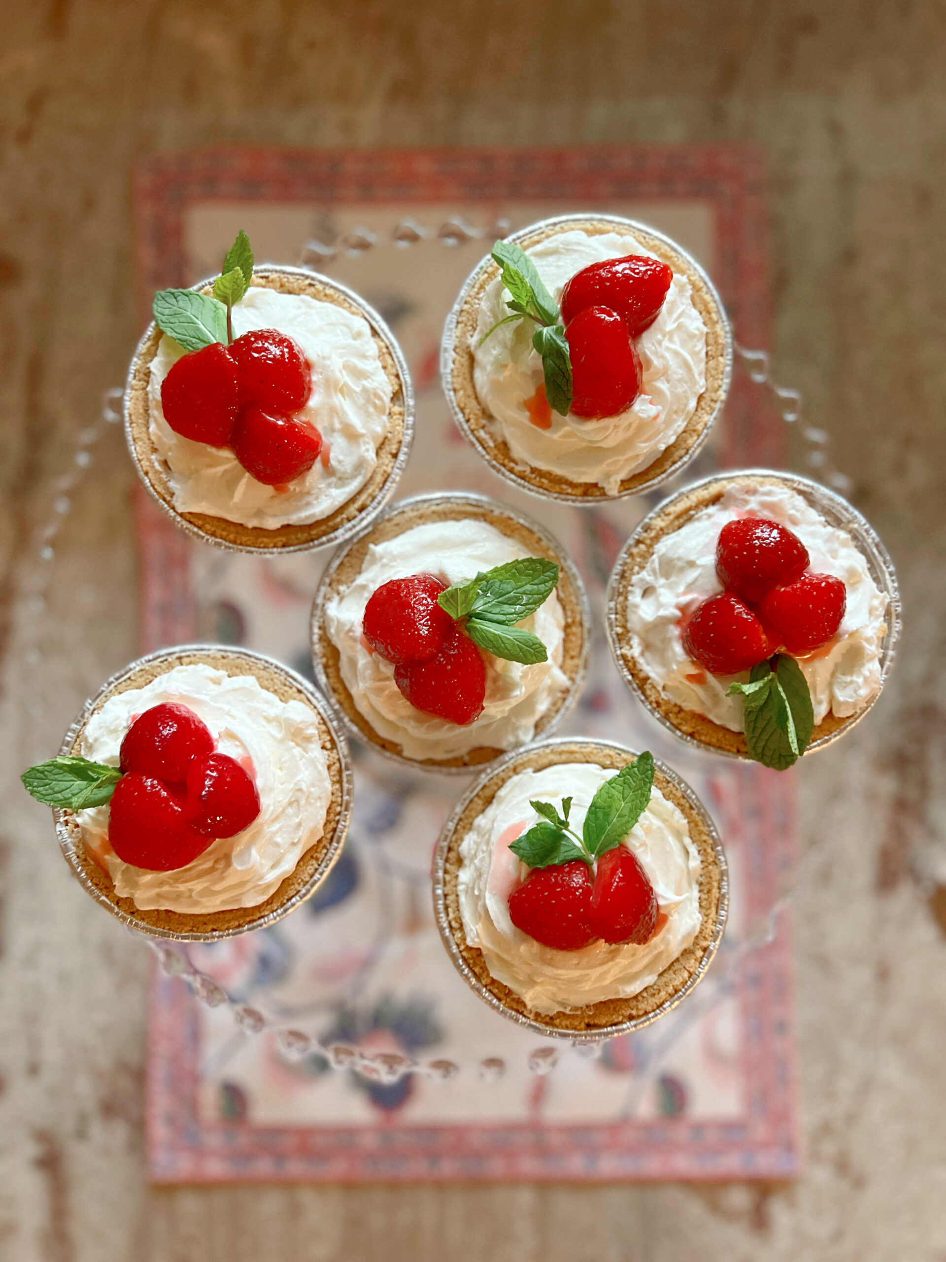 mini no-bake cheesecake pies